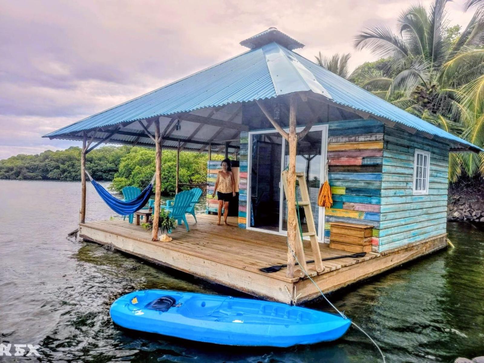 El Toucan Loco Floating Lodges Tierra Oscura Luaran gambar